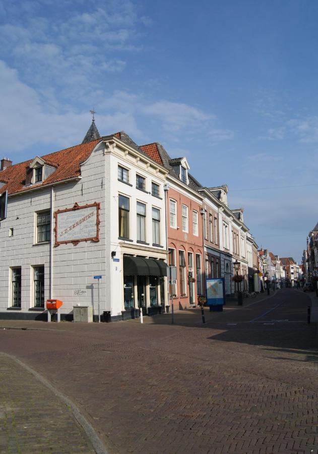 Bed and Breakfast De Zevenster "Gevestigd Aan De Winkelstraat" Kampen Exterior foto