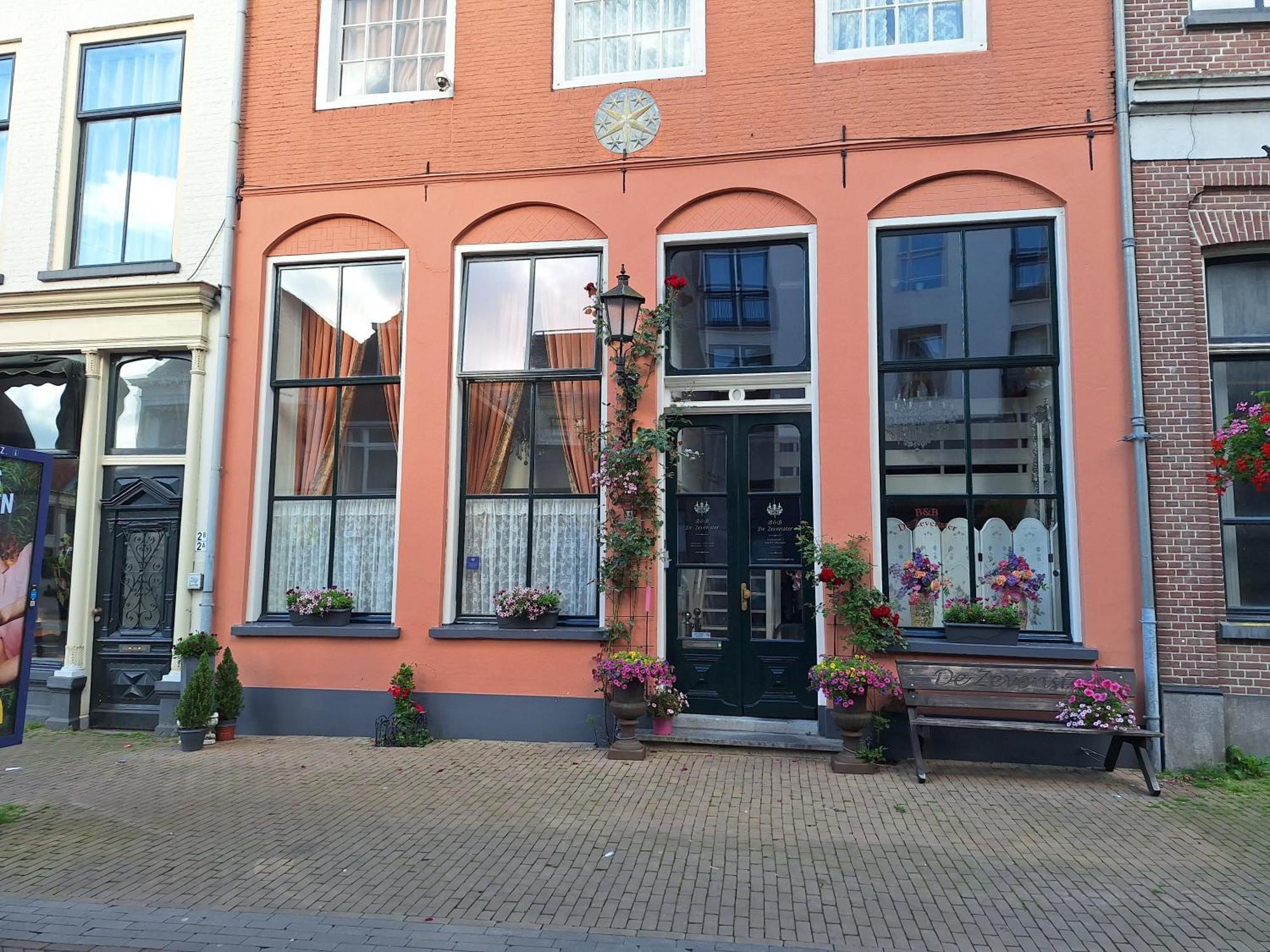 Bed and Breakfast De Zevenster "Gevestigd Aan De Winkelstraat" Kampen Exterior foto